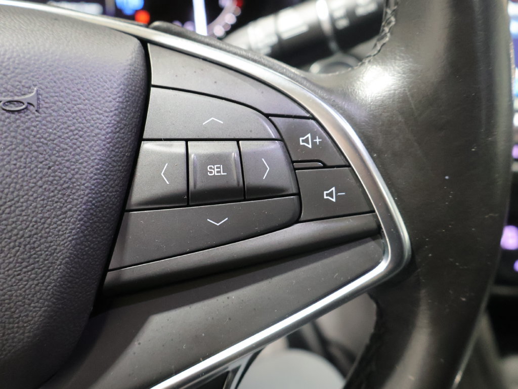 Used 2018 Cadillac XT5 Luxury w/ Driver Awareness Package AWD/4WD image 38