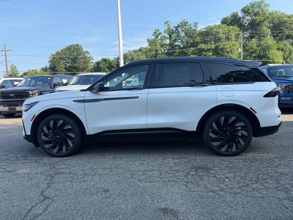 New 2026 Lincoln Nautilus Reserve w/ Jet Appearance Package AWD/4WD image 4