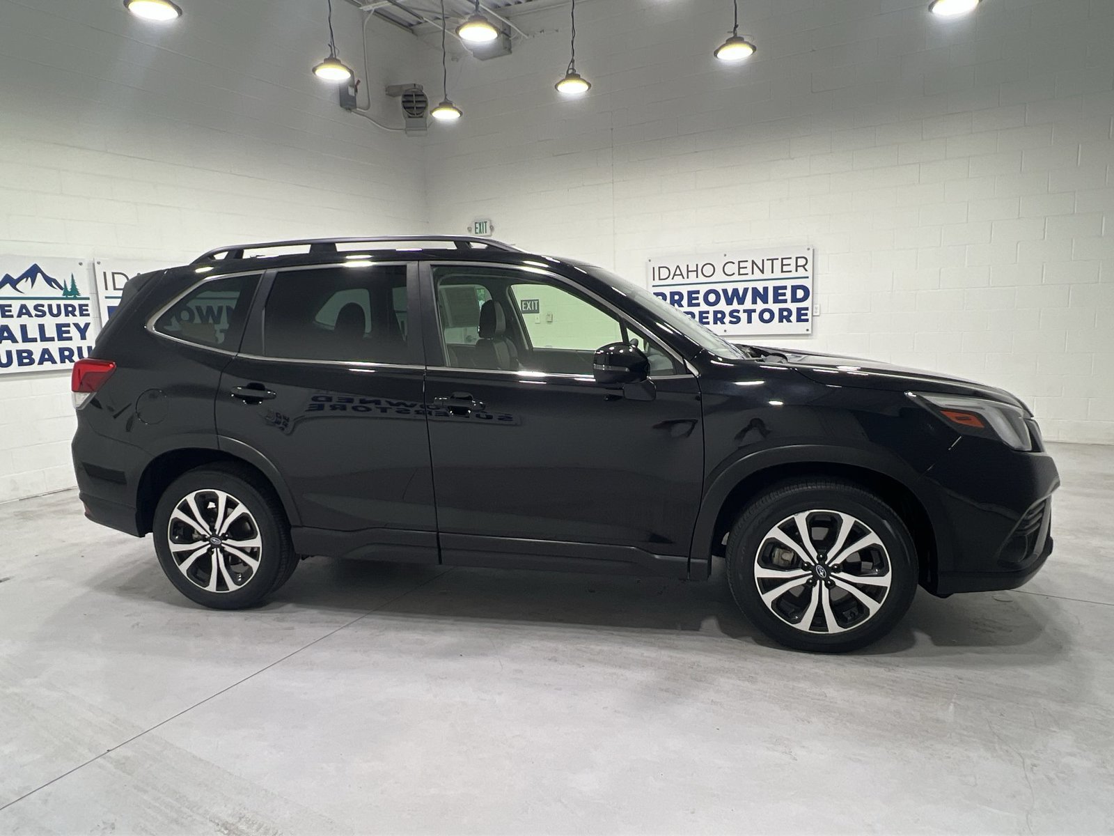 Certified 2023 Subaru Forester Limited w/ Popular Package #2 AWD/4WD image 9