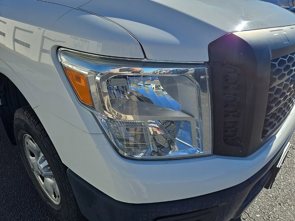Used 2017 Nissan Titan S image 27