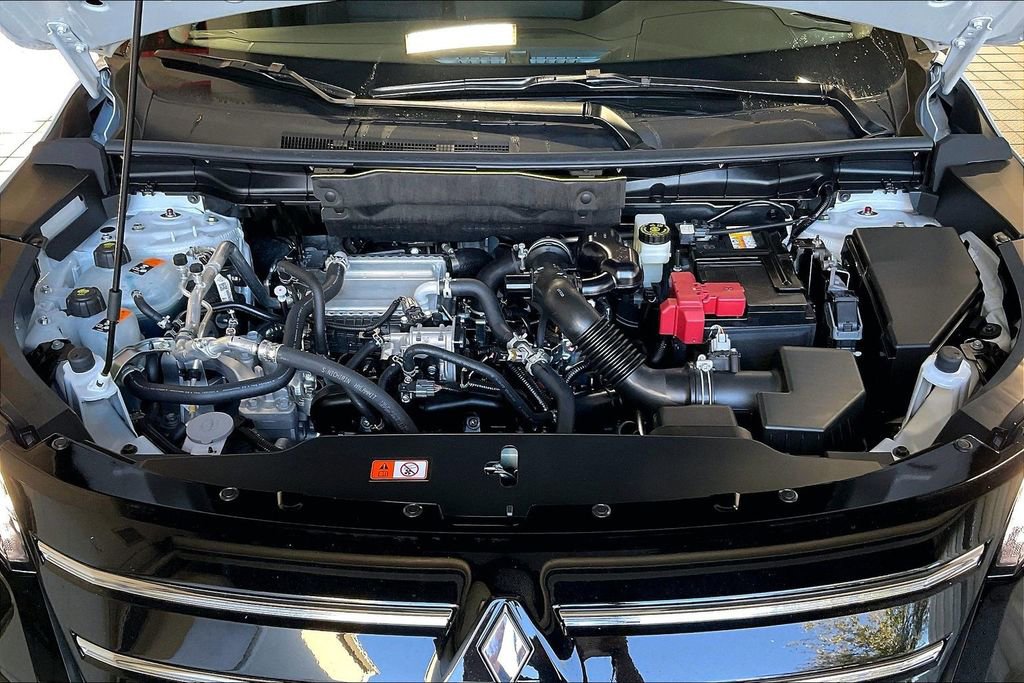 New 2026 Mitsubishi Outlander SE image 11