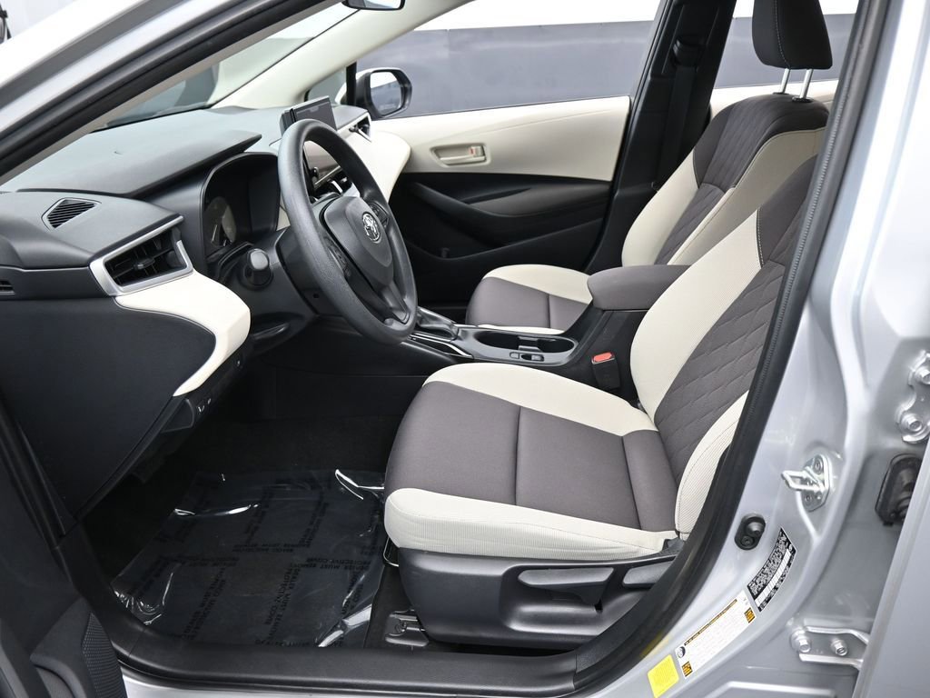 Used 2024 Toyota Corolla LE w/ LE Convenience Package image 11
