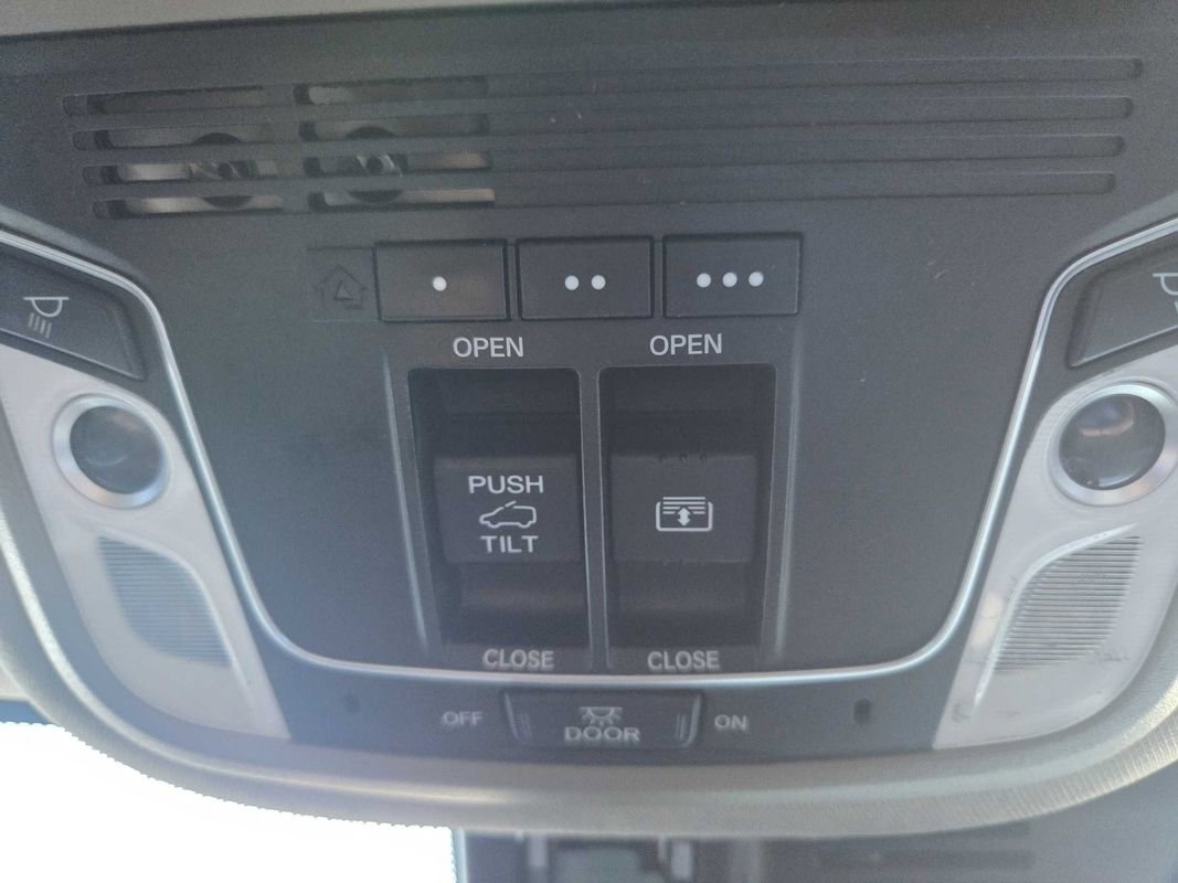 Used 2018 Honda Pilot Elite image 42