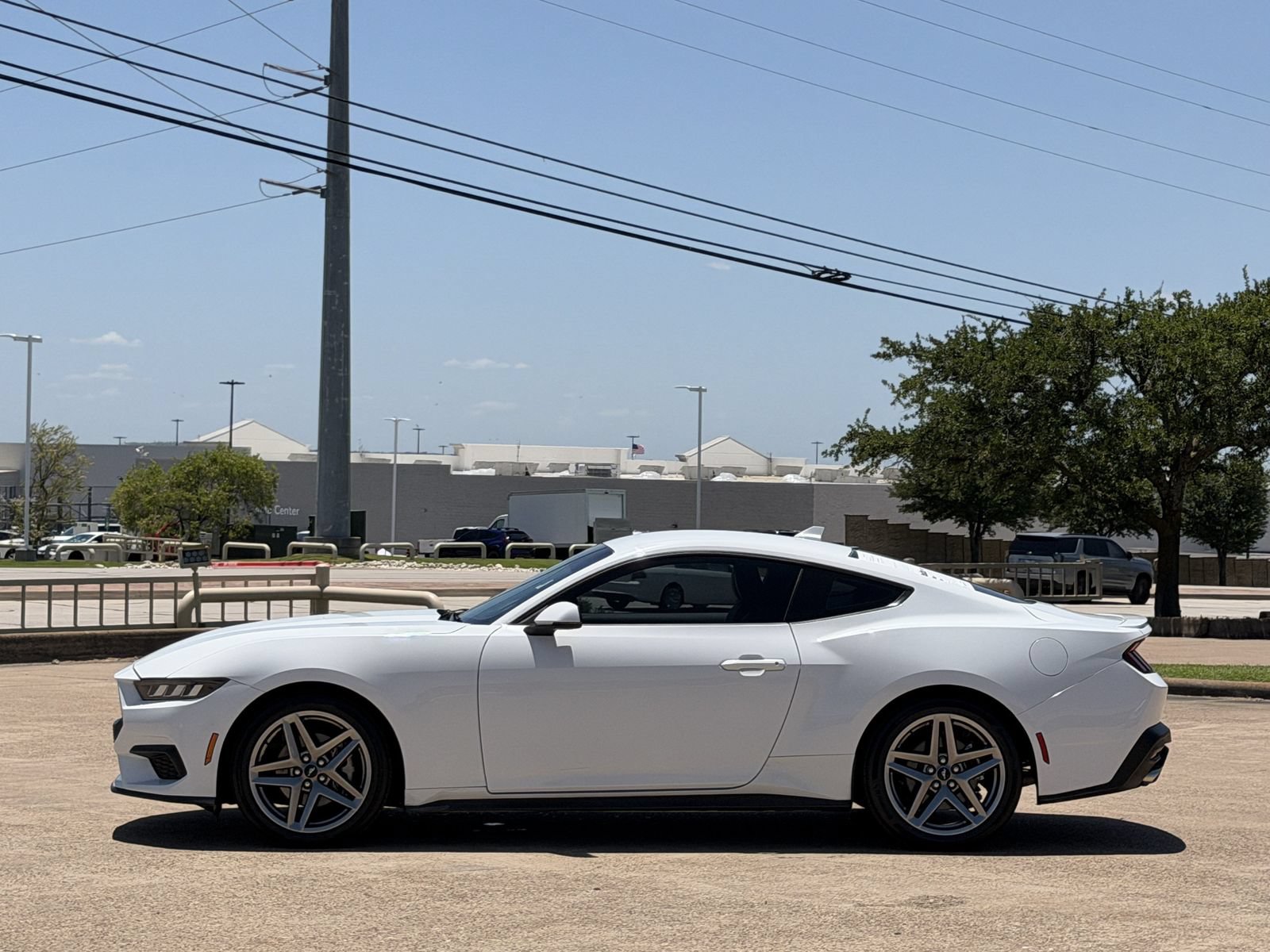Used 2025 Ford Mustang Premium RWD image 7