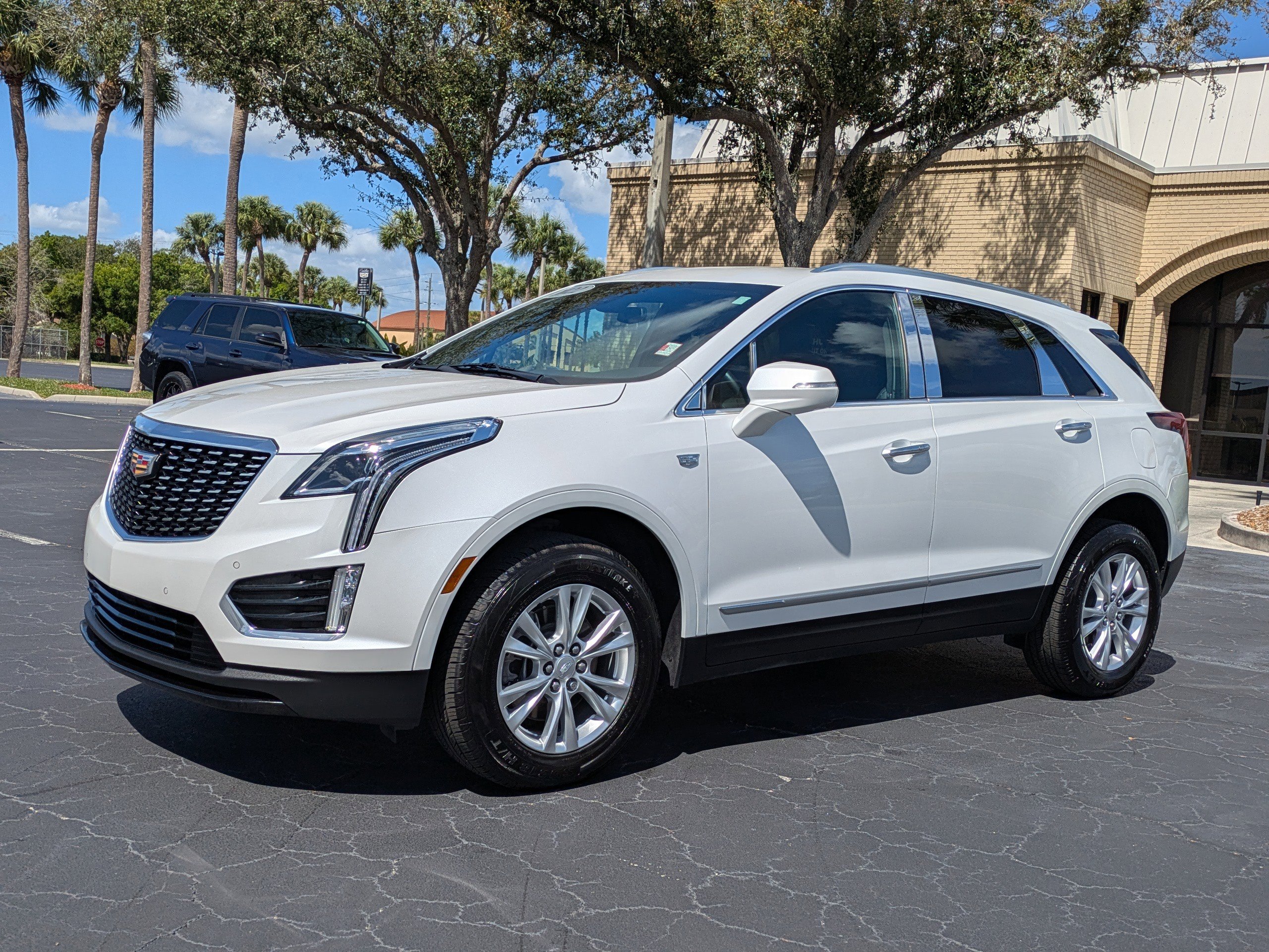 Used 2022 Cadillac XT5 Luxury image 2