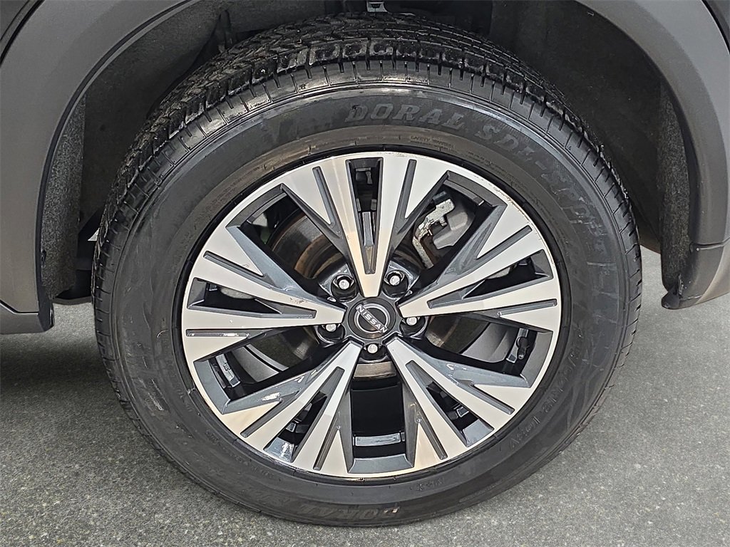 Used 2023 Nissan Rogue SV image 32