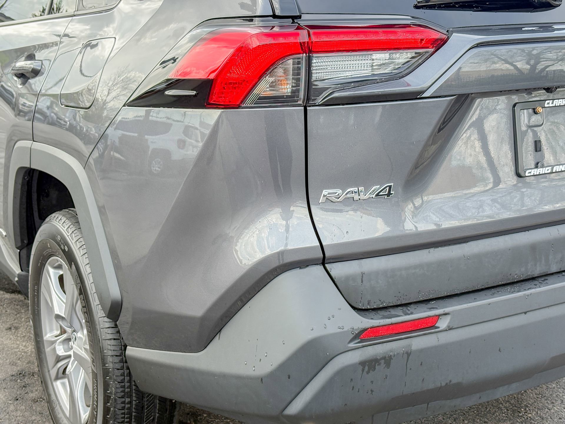 Used 2022 Toyota RAV4 LE AWD/4WD image 14