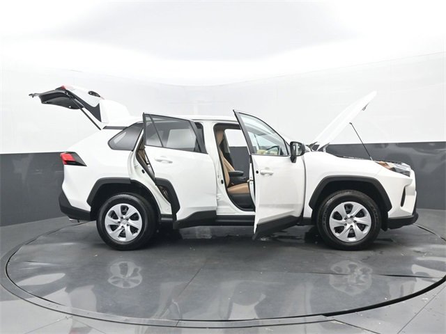 Used 2025 Toyota RAV4 LE image 31