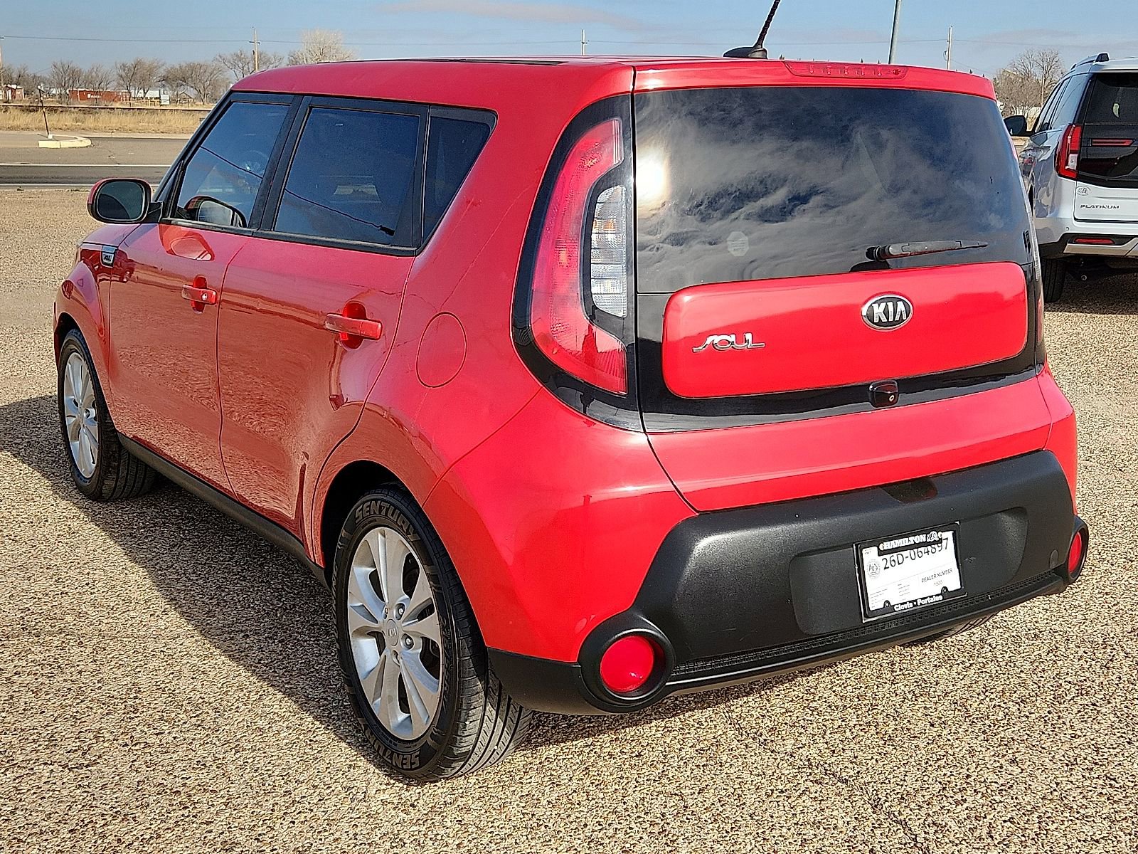 Used 2016 Kia Soul + image 3