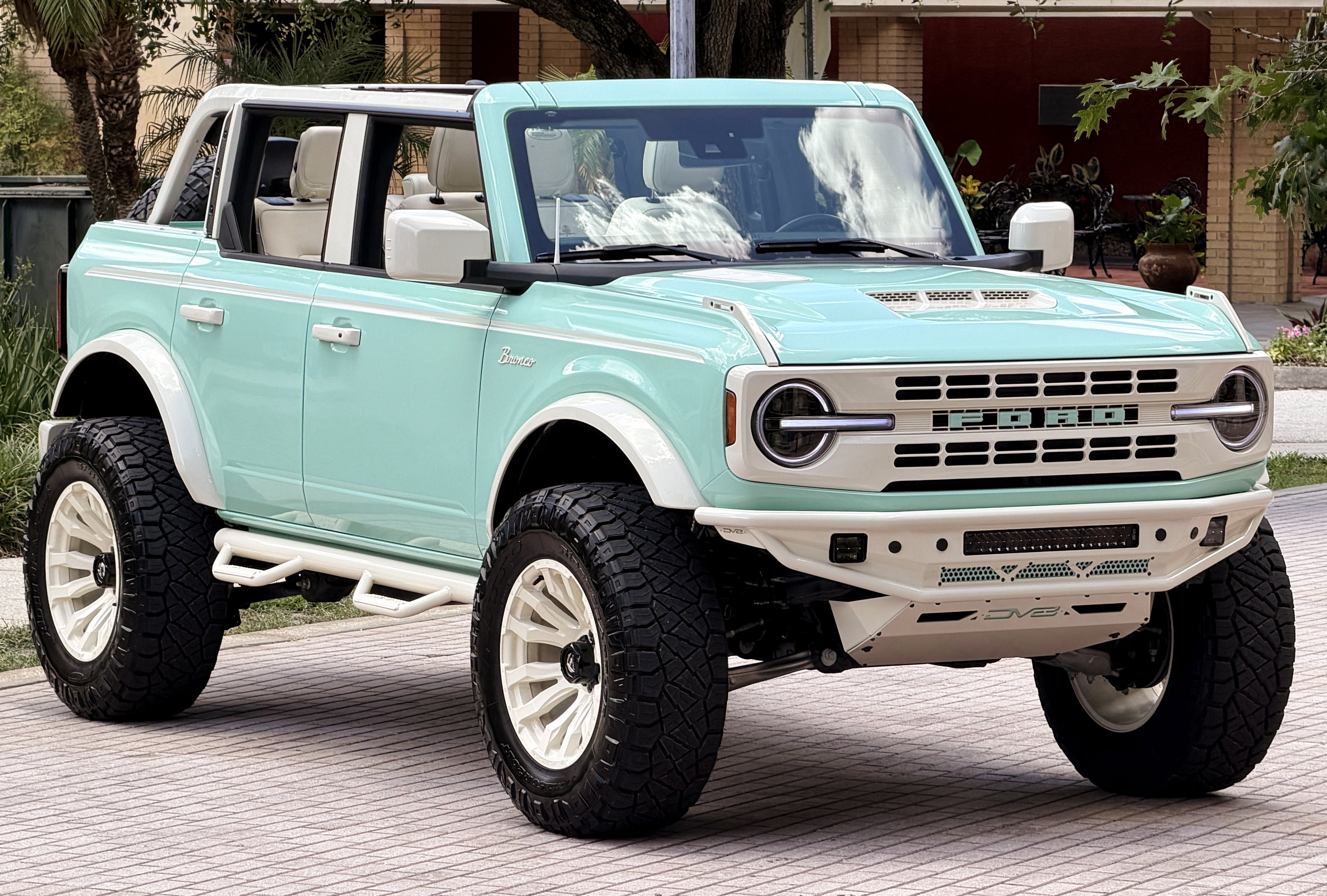 Used 2025 Ford Bronco Outer Banks AWD/4WD image 30