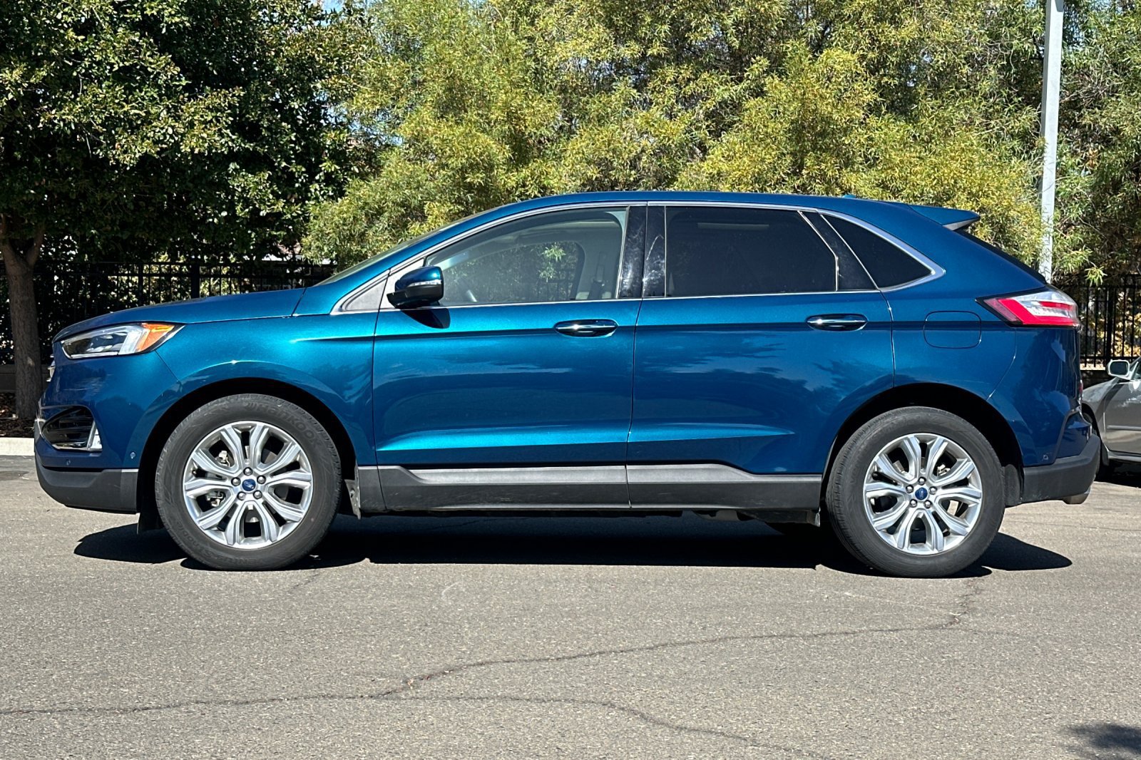 Used 2020 Ford Edge Titanium w/ Equipment Group 301A FWD image 7