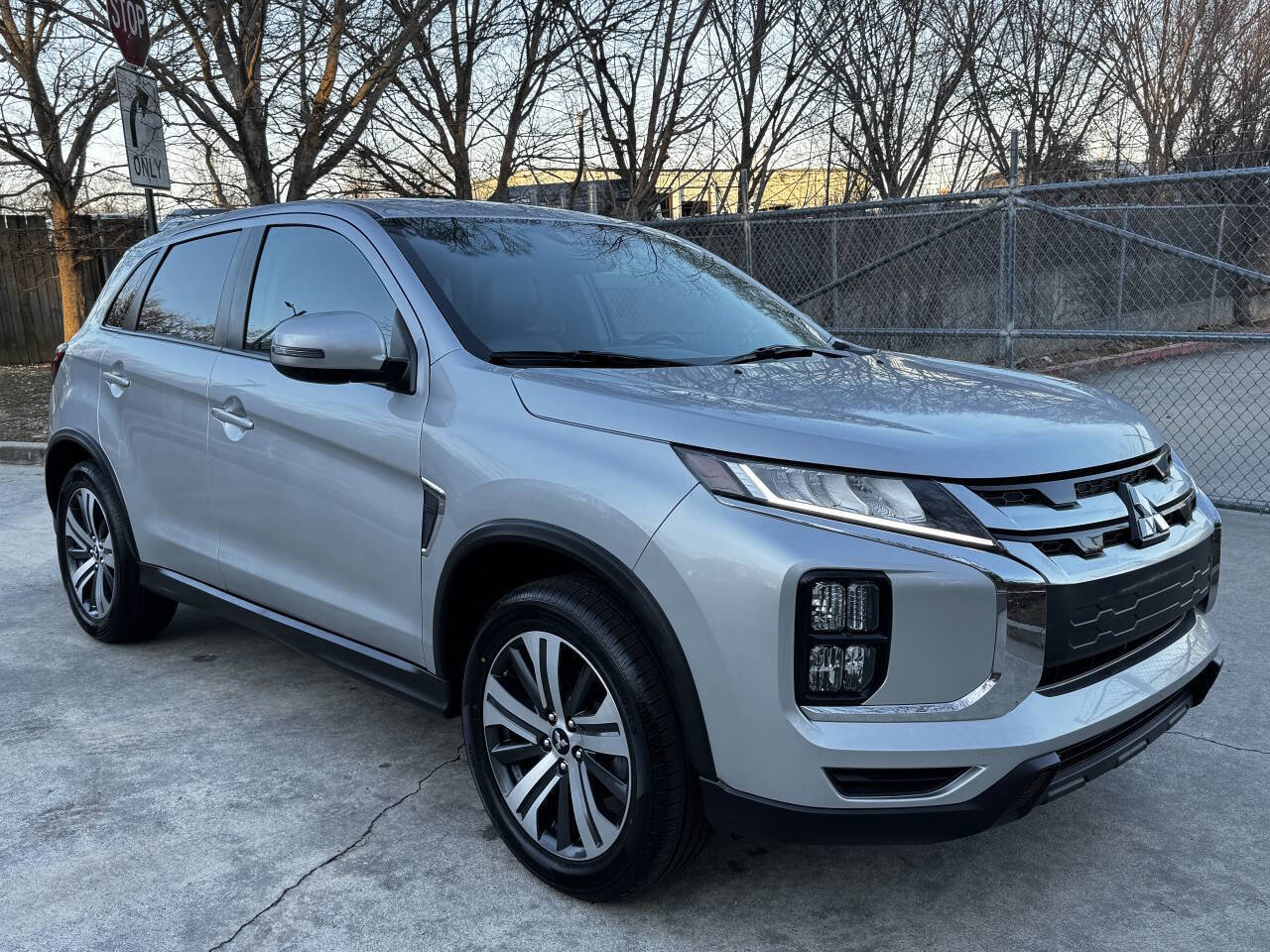 Used 2022 Mitsubishi Outlander Sport LE image 6