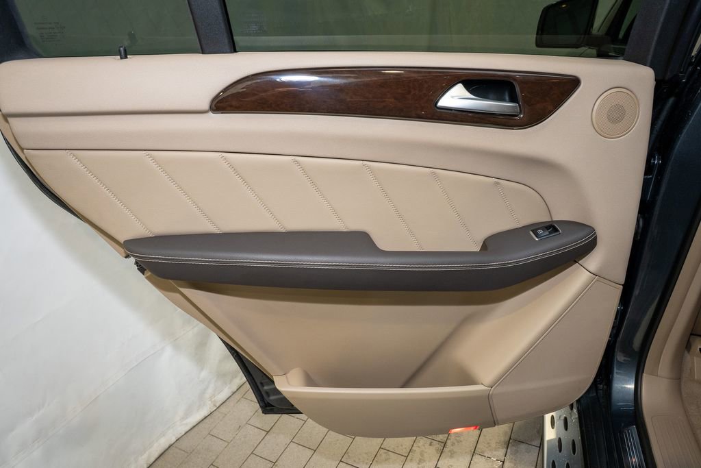 Used 2015 Mercedes-Benz GL 450 4MATIC image 11