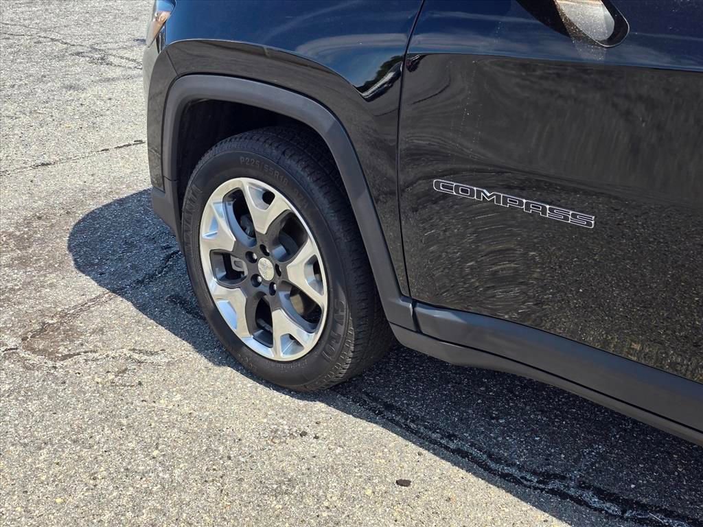 Used 2018 Jeep Compass Limited w/ Navigation Group AWD/4WD image 19
