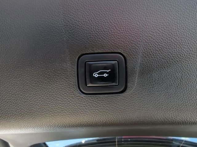 Used 2021 Chevrolet Traverse RS AWD/4WD image 40