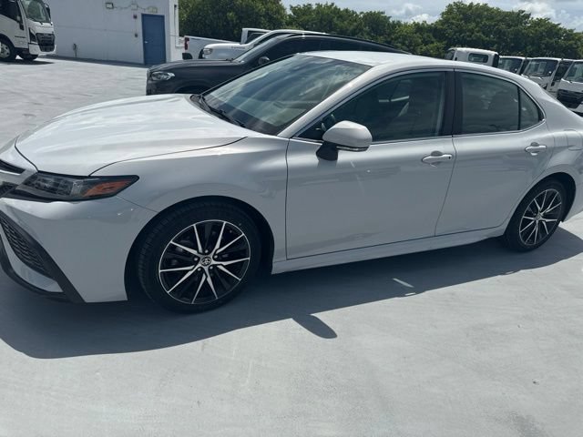 Used 2024 Toyota Camry SE FWD video 1