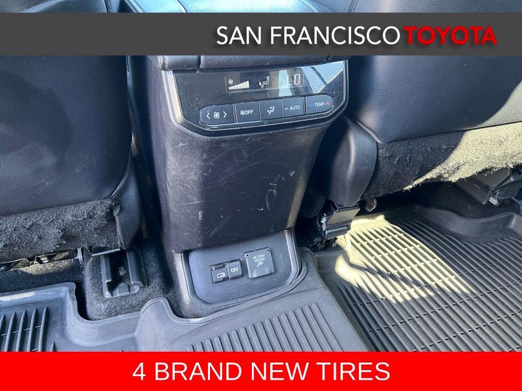 Used 2023 Toyota Highlander Limited image 19