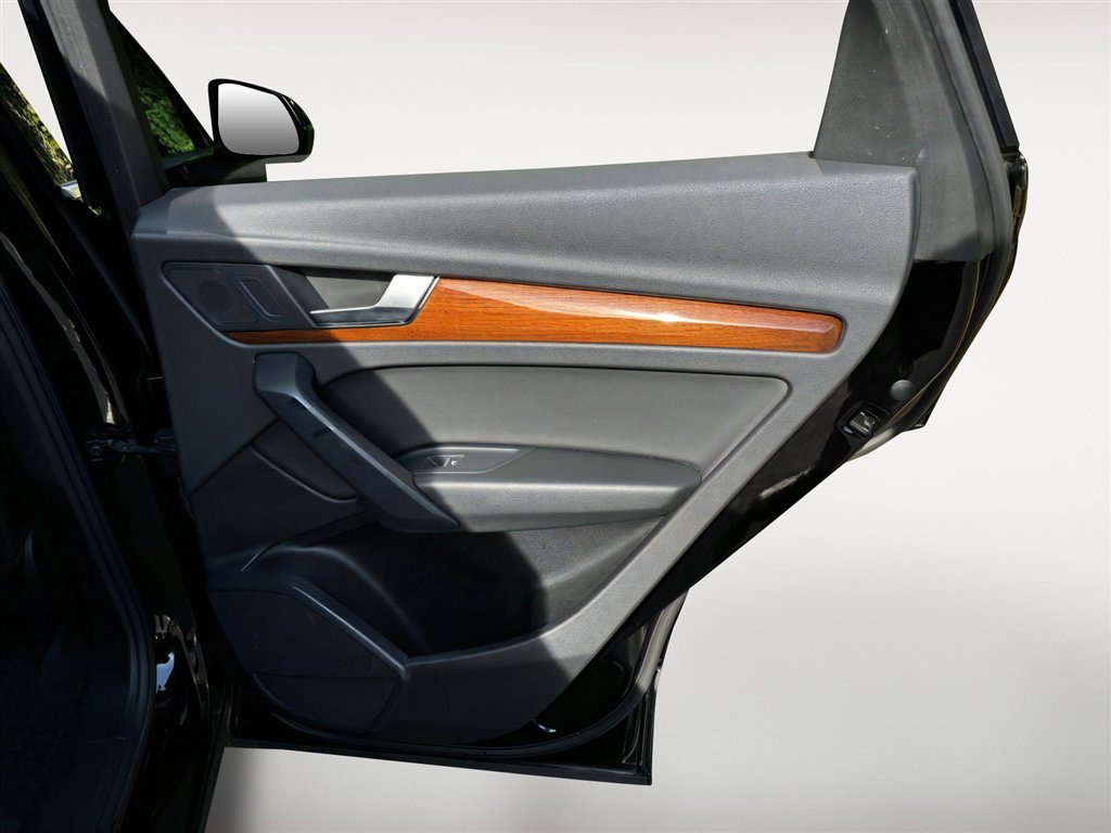 Used 2023 Audi Q5 2.0T Premium image 22