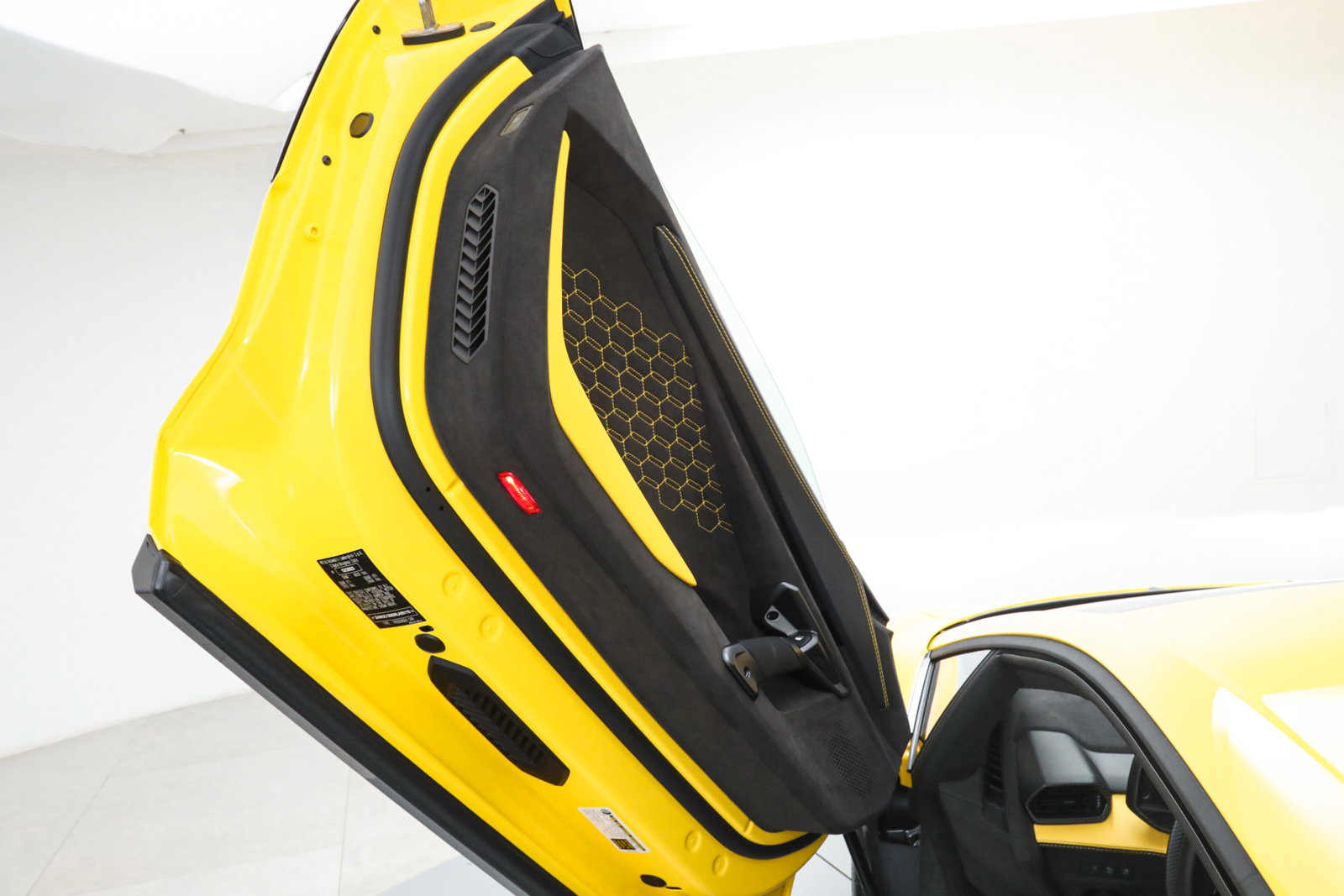 Used 2024 Lamborghini Revuelto image 23
