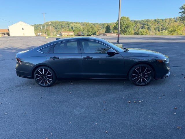 Used 2024 Honda Accord Touring image 3