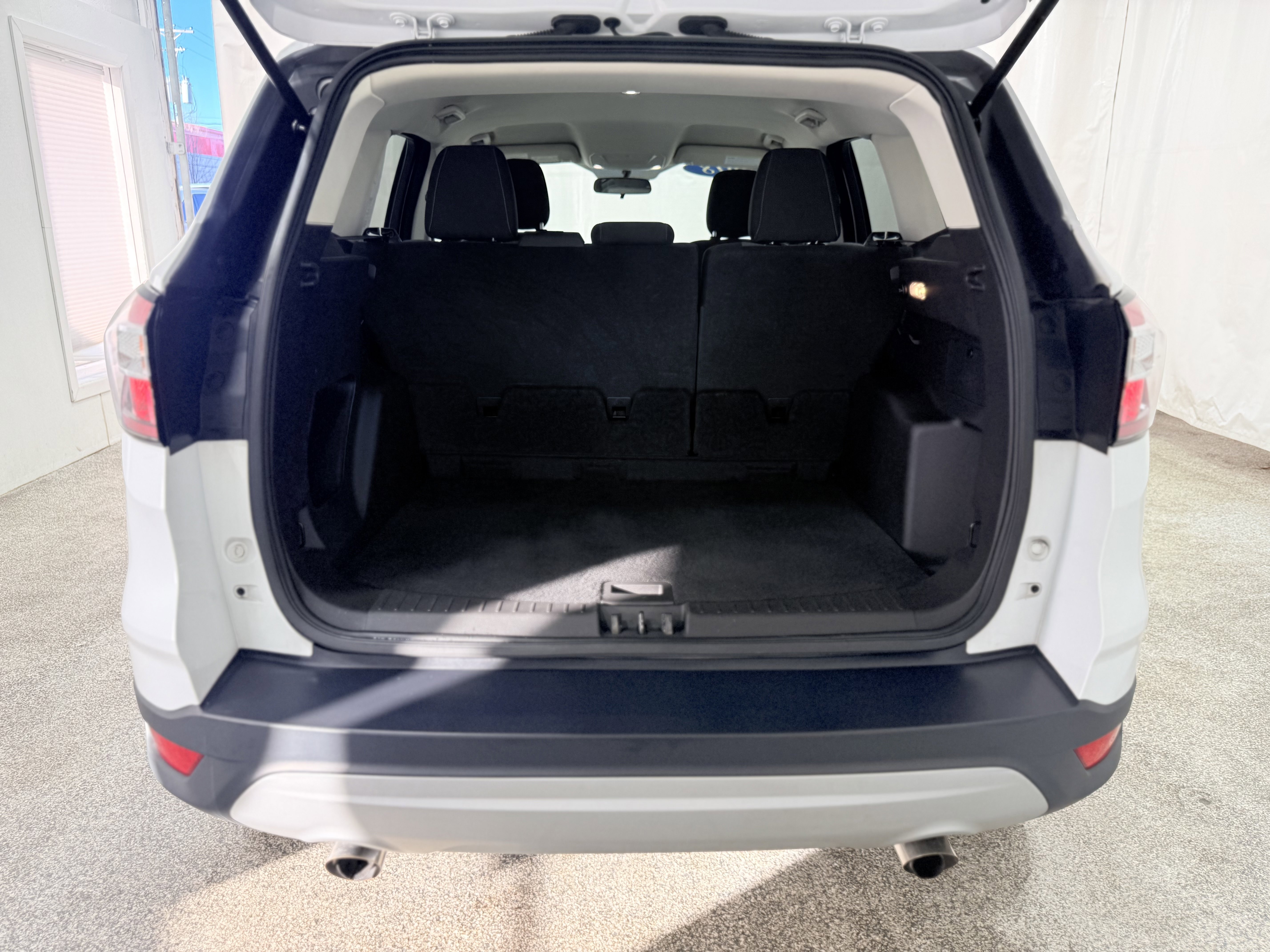 Used 2018 Ford Escape SE w/ SE Sync 3 Package image 10