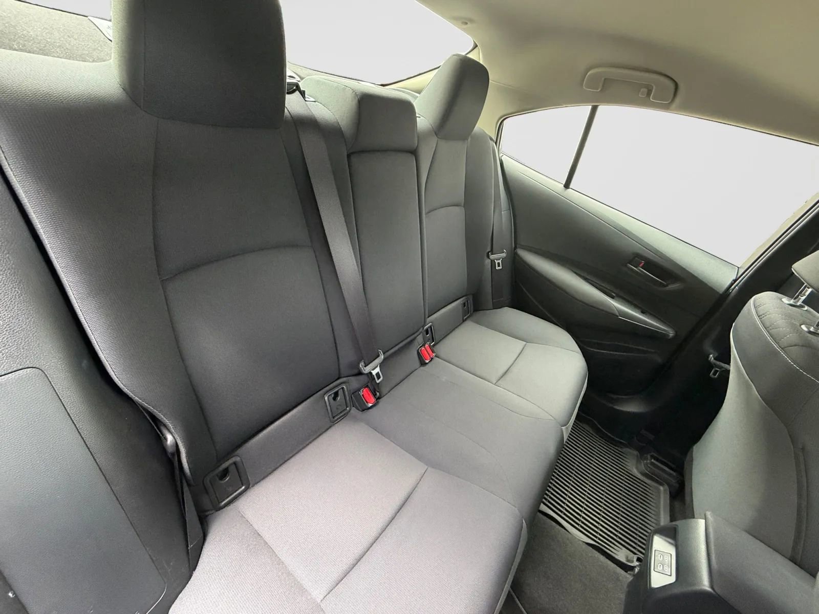 Used 2023 Toyota Corolla LE AWD/4WD image 17