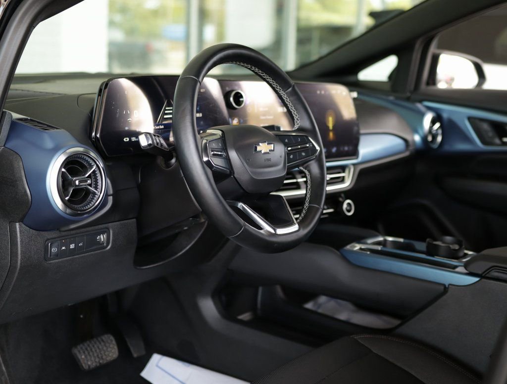 Used 2024 Chevrolet Equinox EV LT image 9