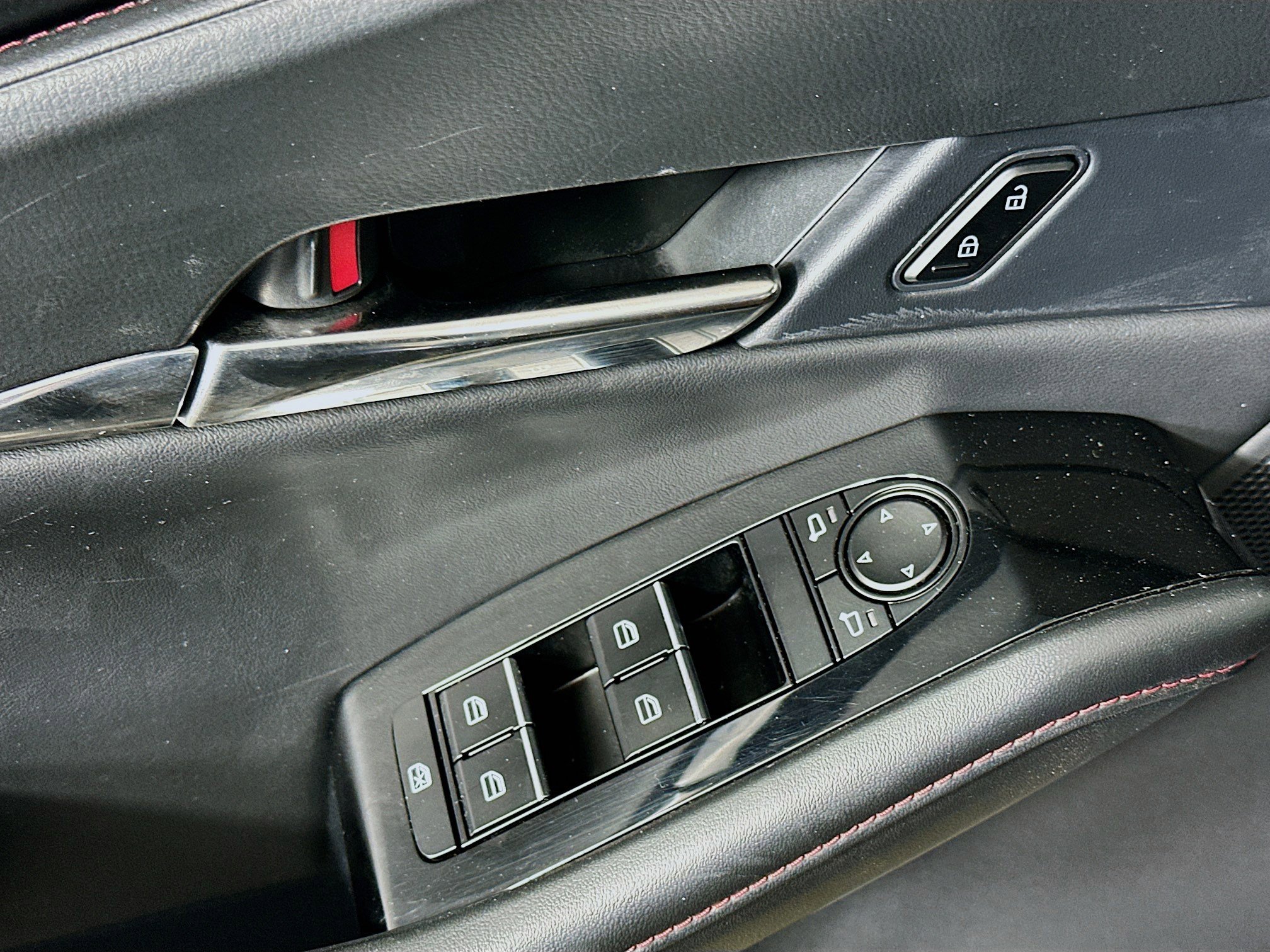 Used 2025 MAZDA CX-30 AWD 2.5 S w/ Preferred Package image 15