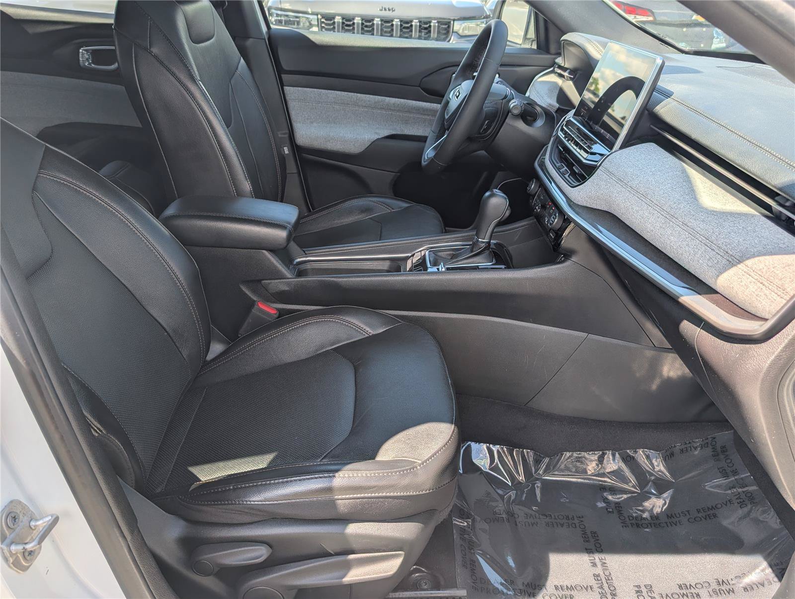 Used 2023 Jeep Compass Latitude AWD/4WD image 11