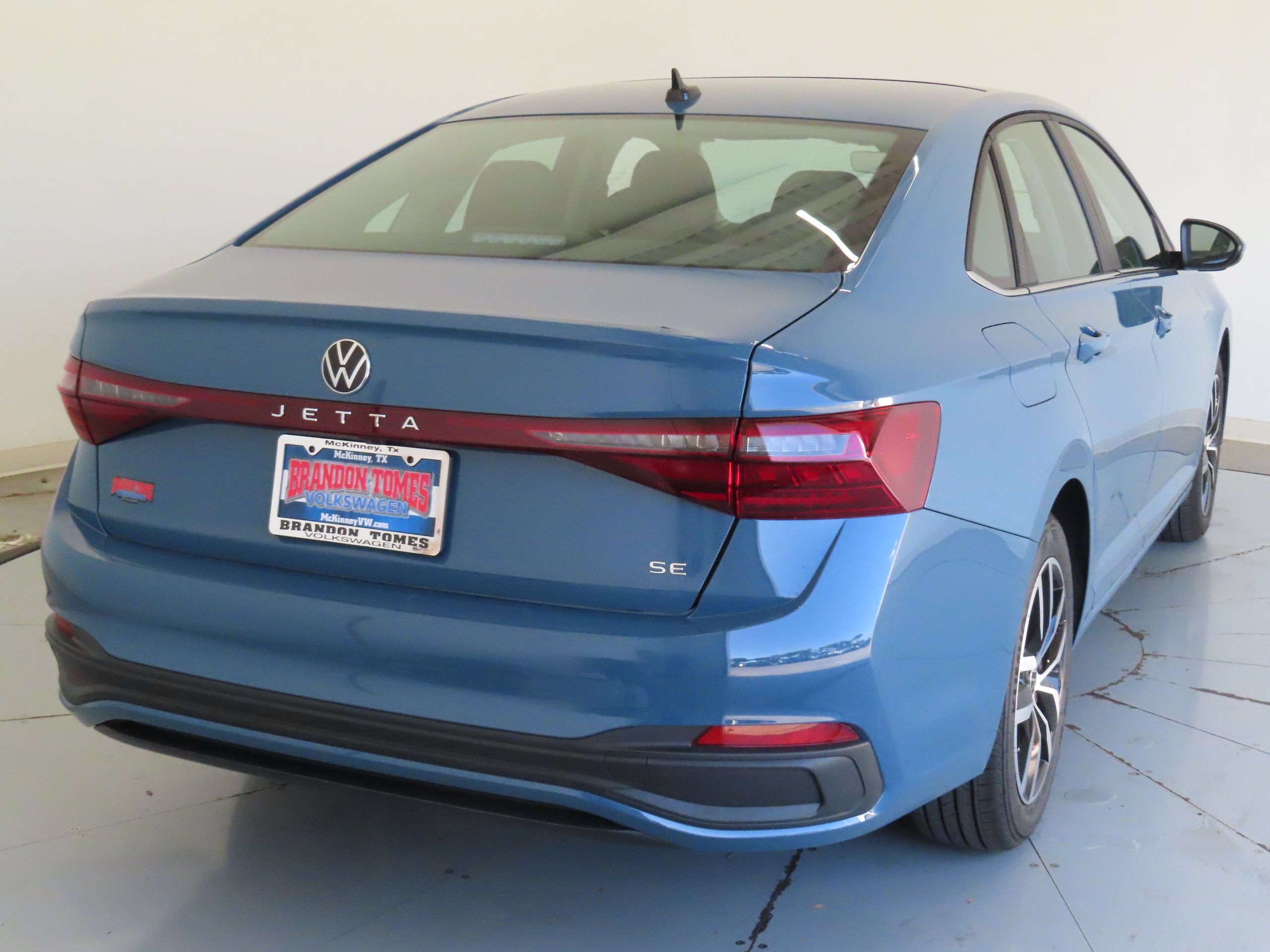 New 2026 Volkswagen Jetta SE FWD image 3