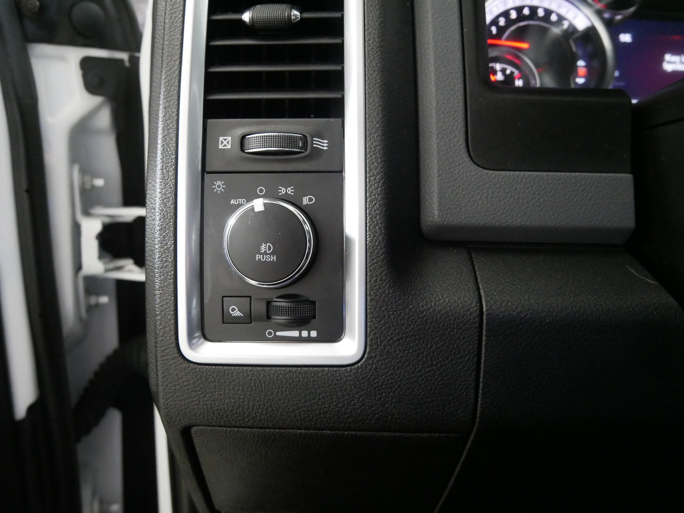 Used 2019 RAM 1500 Warlock w/ Electronics Group AWD/4WD image 26