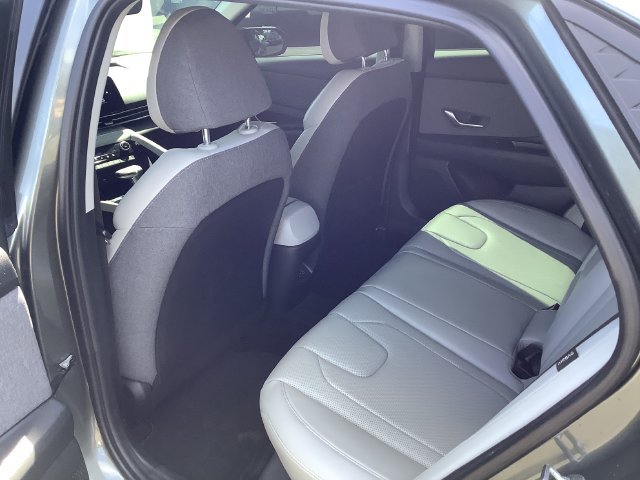 Used 2025 Hyundai Elantra Limited FWD image 24