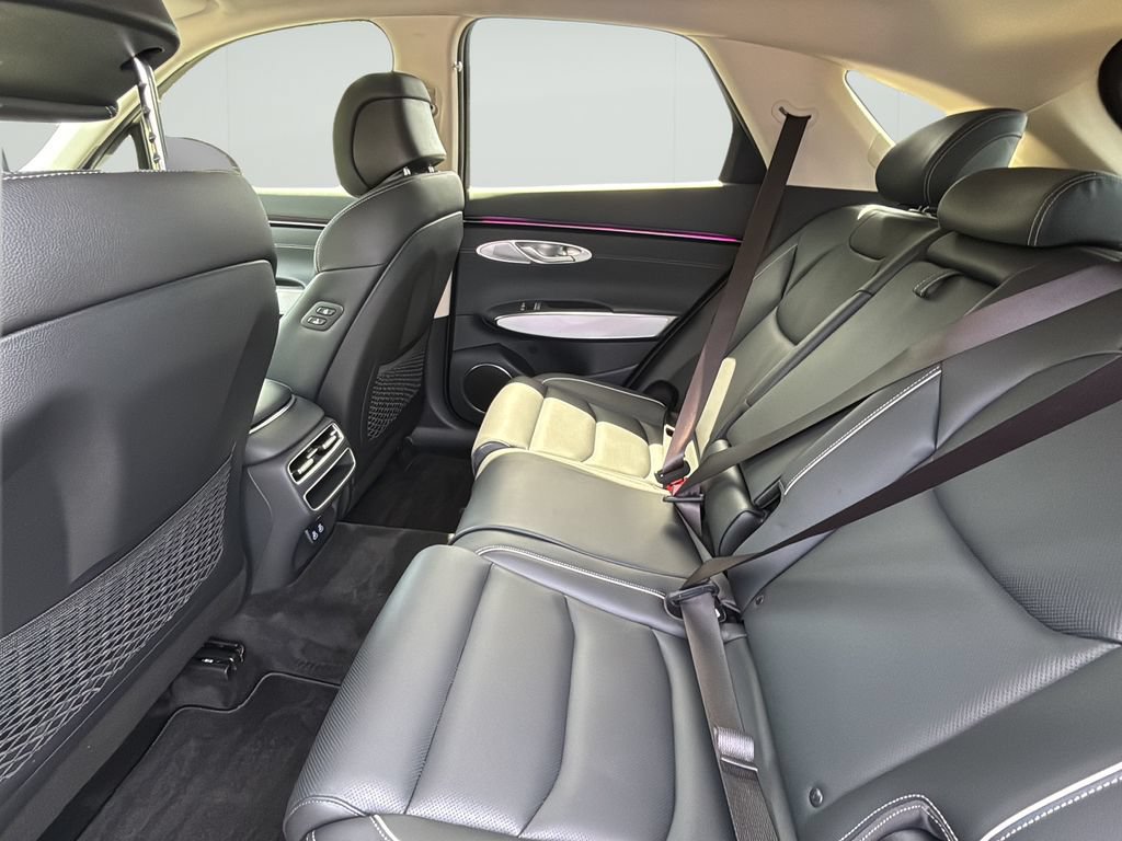 Certified 2026 Genesis GV70 2.5T Advanced AWD/4WD image 16