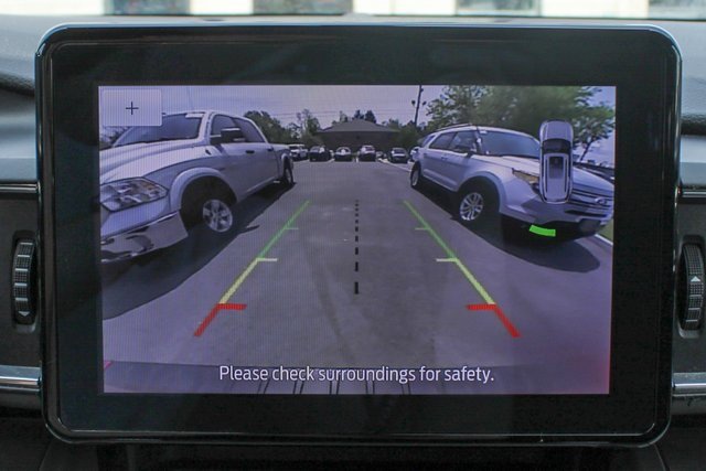 Used 2022 Ford Explorer XLT w/ Equipment Group 202A image 24
