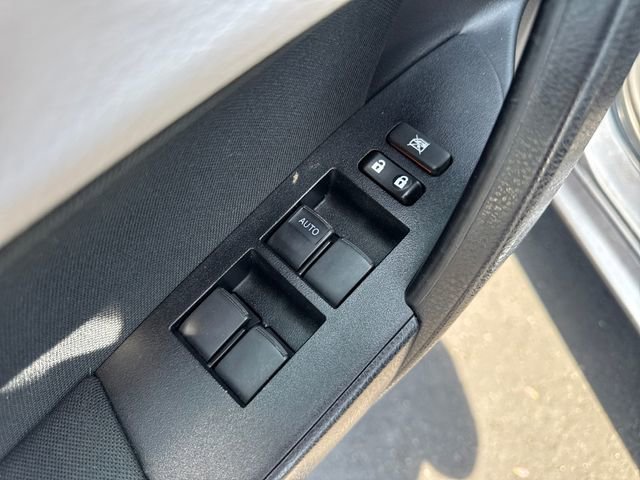 Used 2018 Toyota Corolla LE FWD image 20