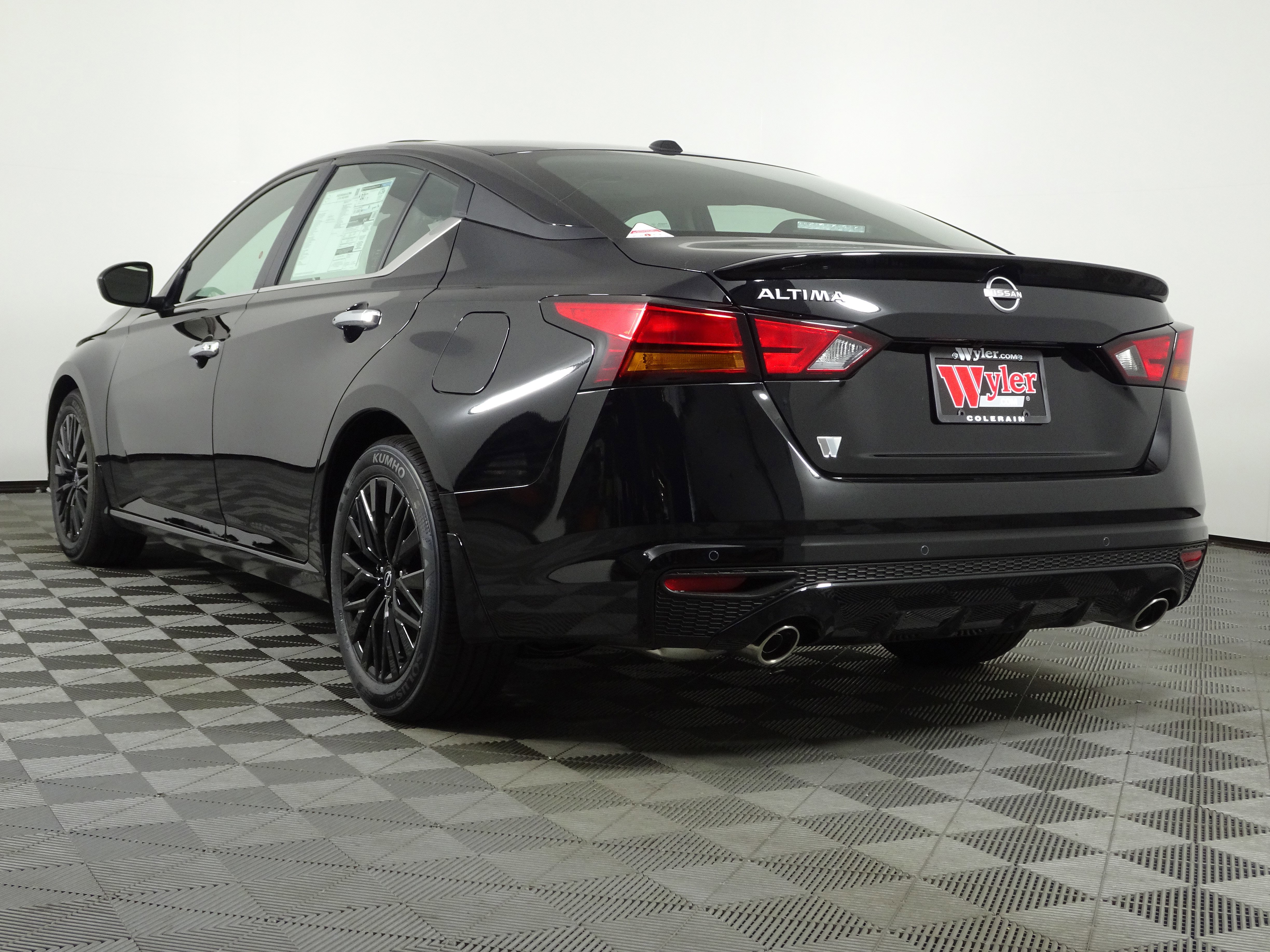 New 2025 Nissan Altima 2.5 SV w/ SV Special Edition Package image 16