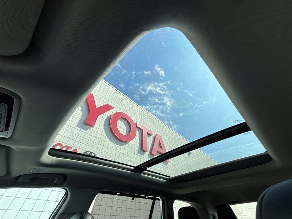 Used 2024 Toyota Grand Highlander AWD image 20
