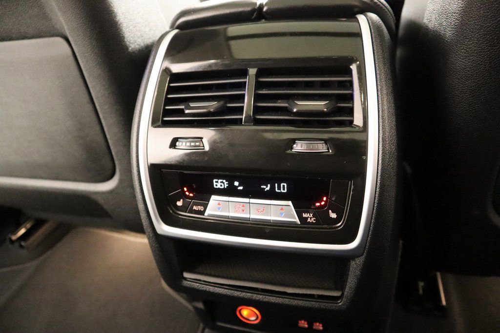 Used 2023 BMW X7 xDrive40i w/ Premium Package image 17