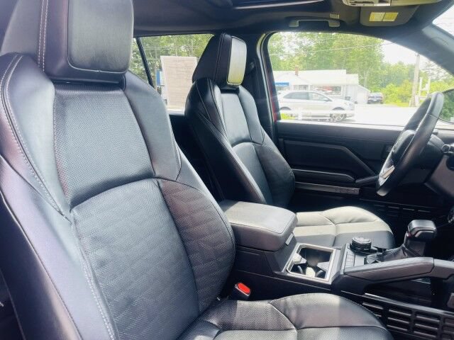 Used 2025 Toyota 4Runner TRD Off-Road Premium AWD/4WD image 13