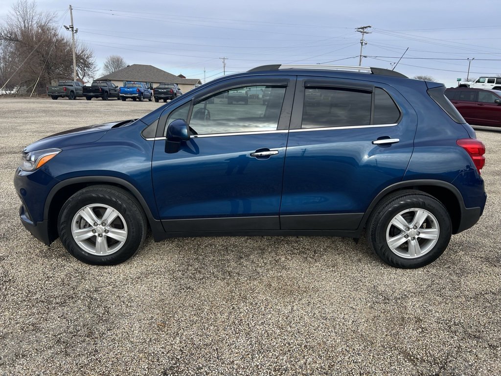 Used 2020 Chevrolet Trax LT w/ LT Convenience Package image 2