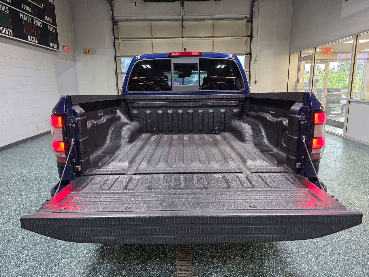 Used 2022 Nissan Frontier PRO-4X w/ Technology Package AWD/4WD image 21