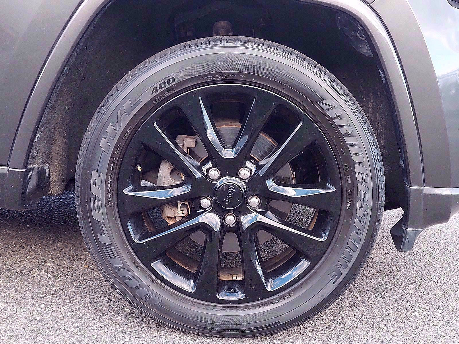 Used 2018 Jeep Grand Cherokee Altitude AWD/4WD image 8
