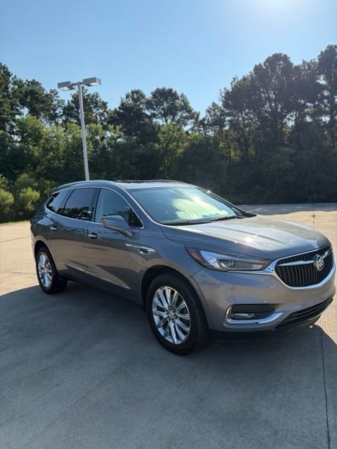 Used 2020 Buick Enclave Essence w/ Sound and Sites Package FWD image 8