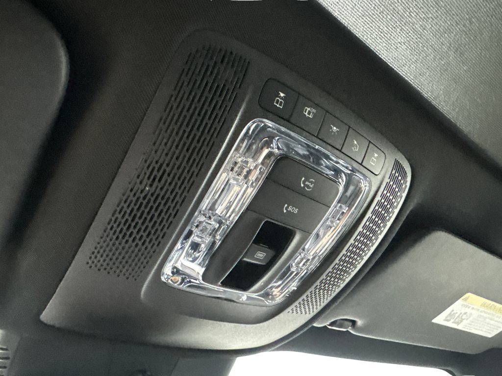 Used 2025 Mercedes-Benz GLB 250 4MATIC image 72