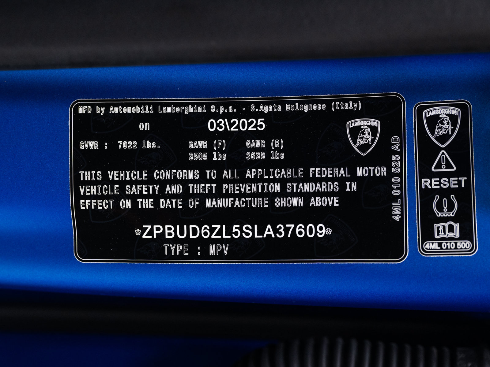 Used 2025 Lamborghini Urus SE AWD/4WD image 52
