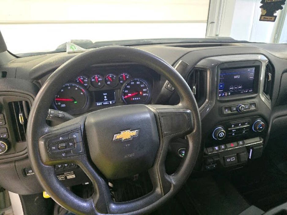 Used 2024 Chevrolet Silverado 3500 W/T w/ Snow Plow Prep Package AWD/4WD image 18