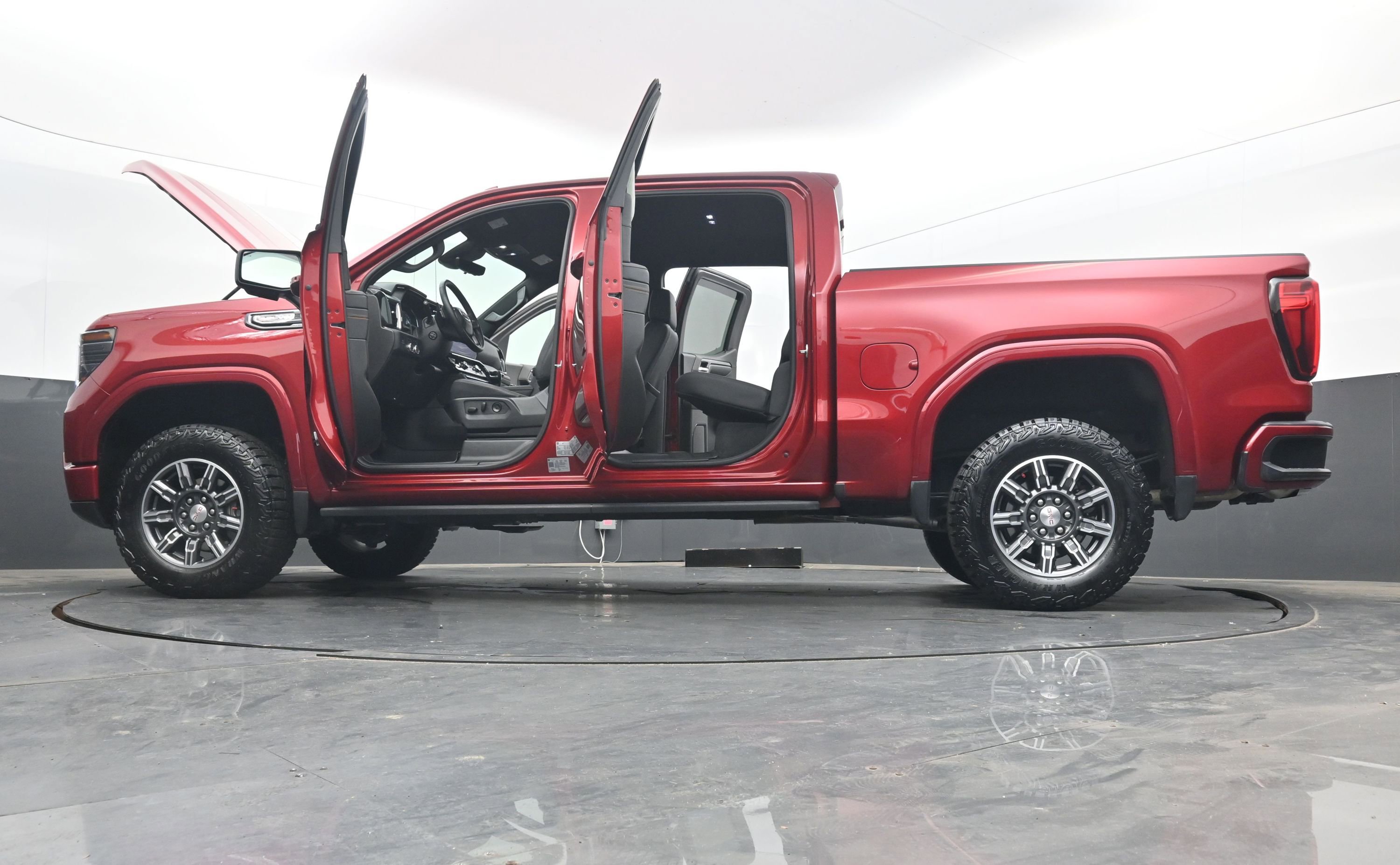Used 2024 GMC Sierra 1500 AT4 w/ Technology Package image 44
