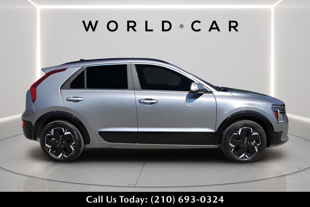 Certified 2024 Kia Niro Wind FWD image 8