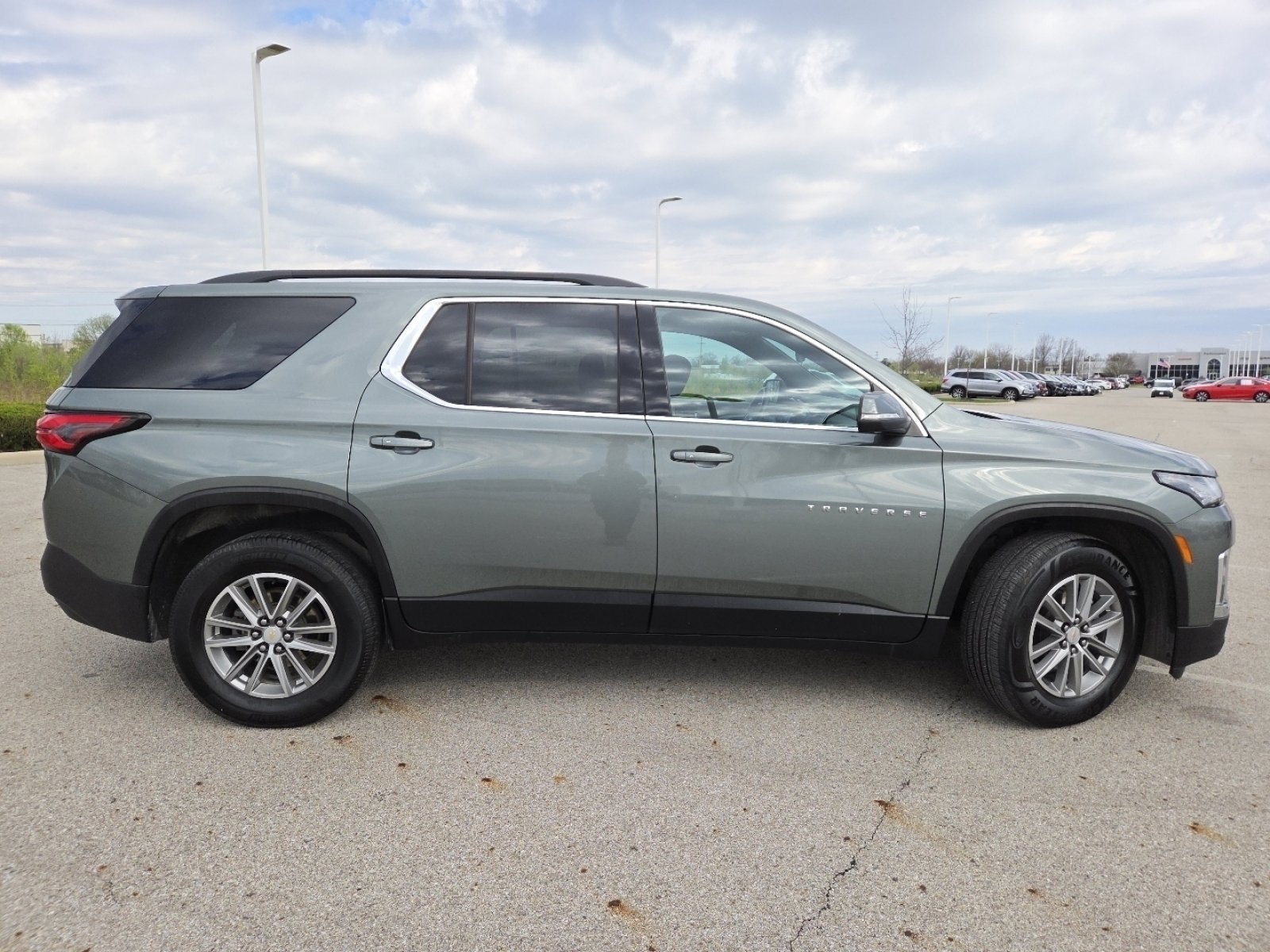 Used 2023 Chevrolet Traverse LT FWD image 18