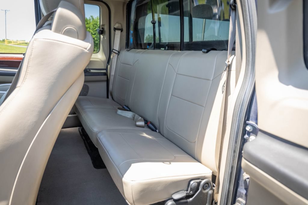 Used 2007 Ford F250 Lariat RWD image 18